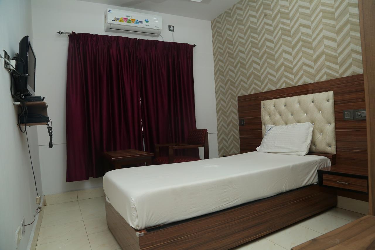 Konark Lodge Вишакхапатнам Экстерьер фото